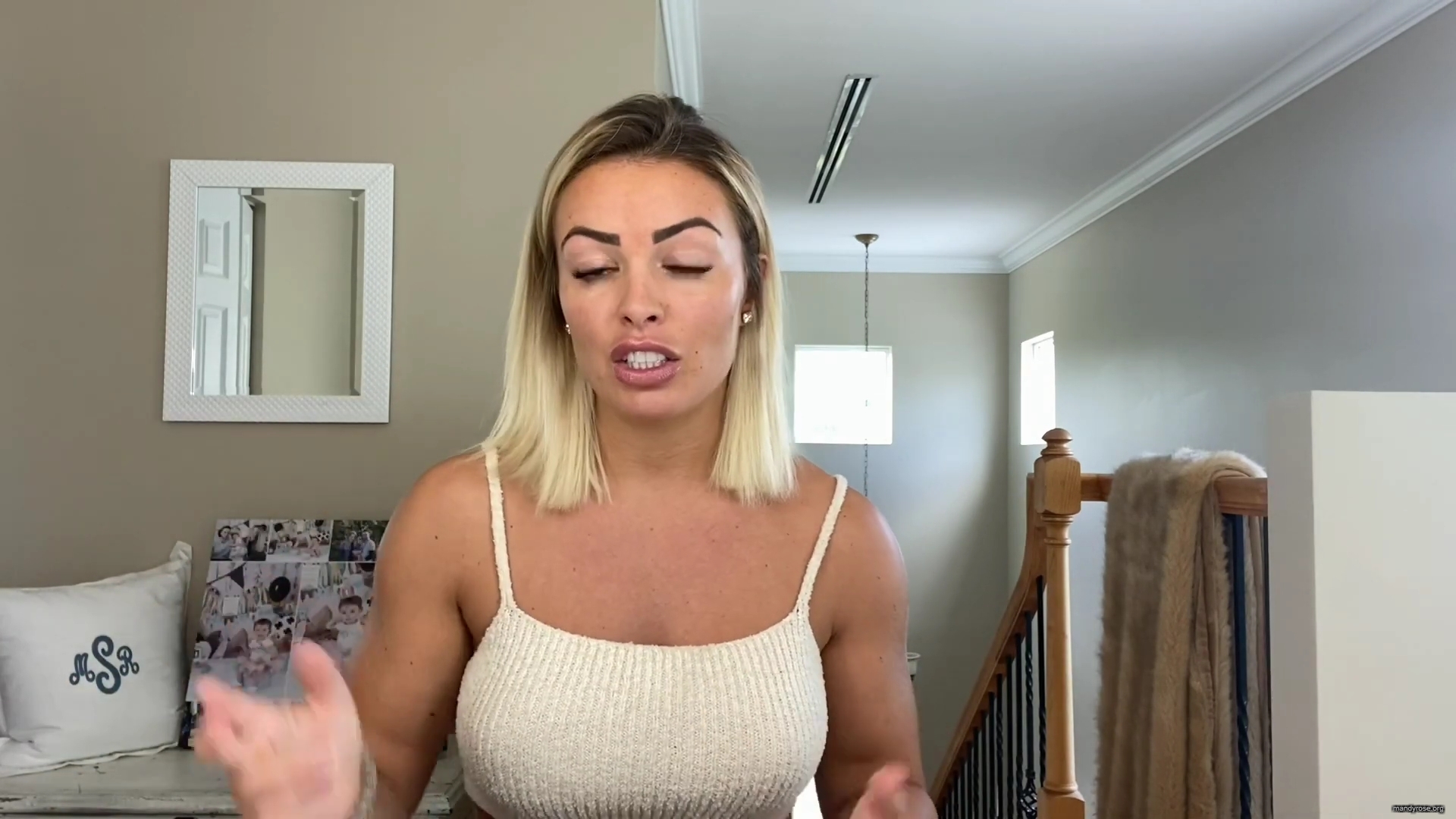 MY_NEW_LOOK21_How-to_do_your_makeup_in_less_than_10_mins21_mp40050.jpg