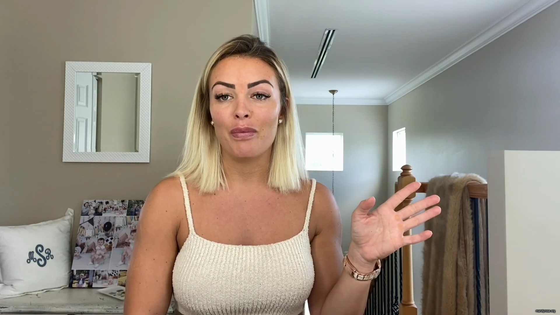 MY_NEW_LOOK21_How-to_do_your_makeup_in_less_than_10_mins21_mp40060.jpg