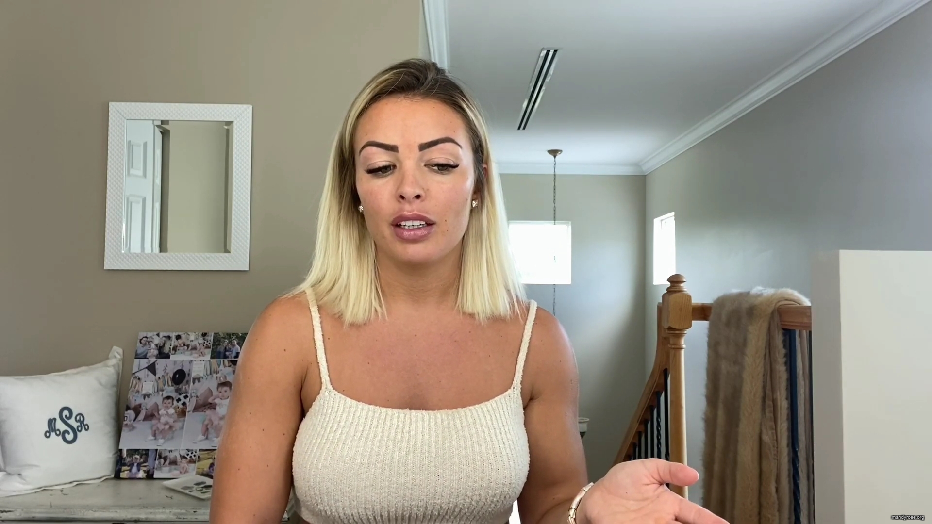 MY_NEW_LOOK21_How-to_do_your_makeup_in_less_than_10_mins21_mp40068.jpg
