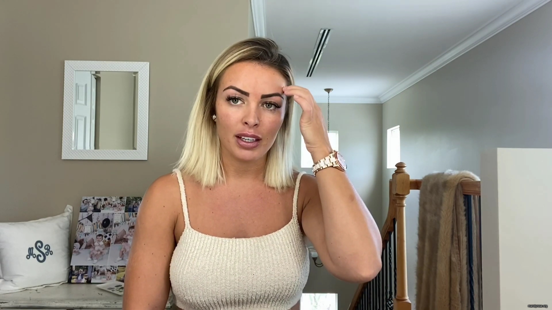 MY_NEW_LOOK21_How-to_do_your_makeup_in_less_than_10_mins21_mp40070.jpg