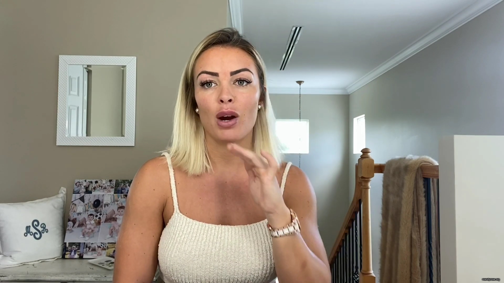 MY_NEW_LOOK21_How-to_do_your_makeup_in_less_than_10_mins21_mp40071.jpg