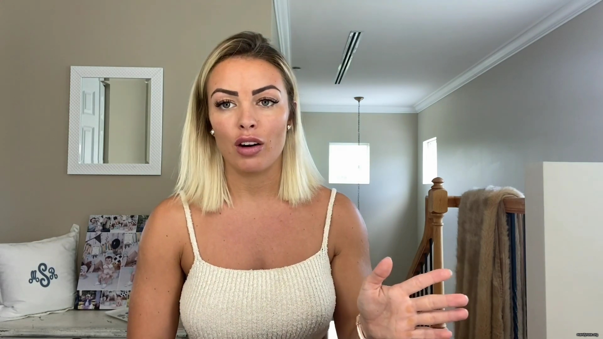 MY_NEW_LOOK21_How-to_do_your_makeup_in_less_than_10_mins21_mp40072.jpg