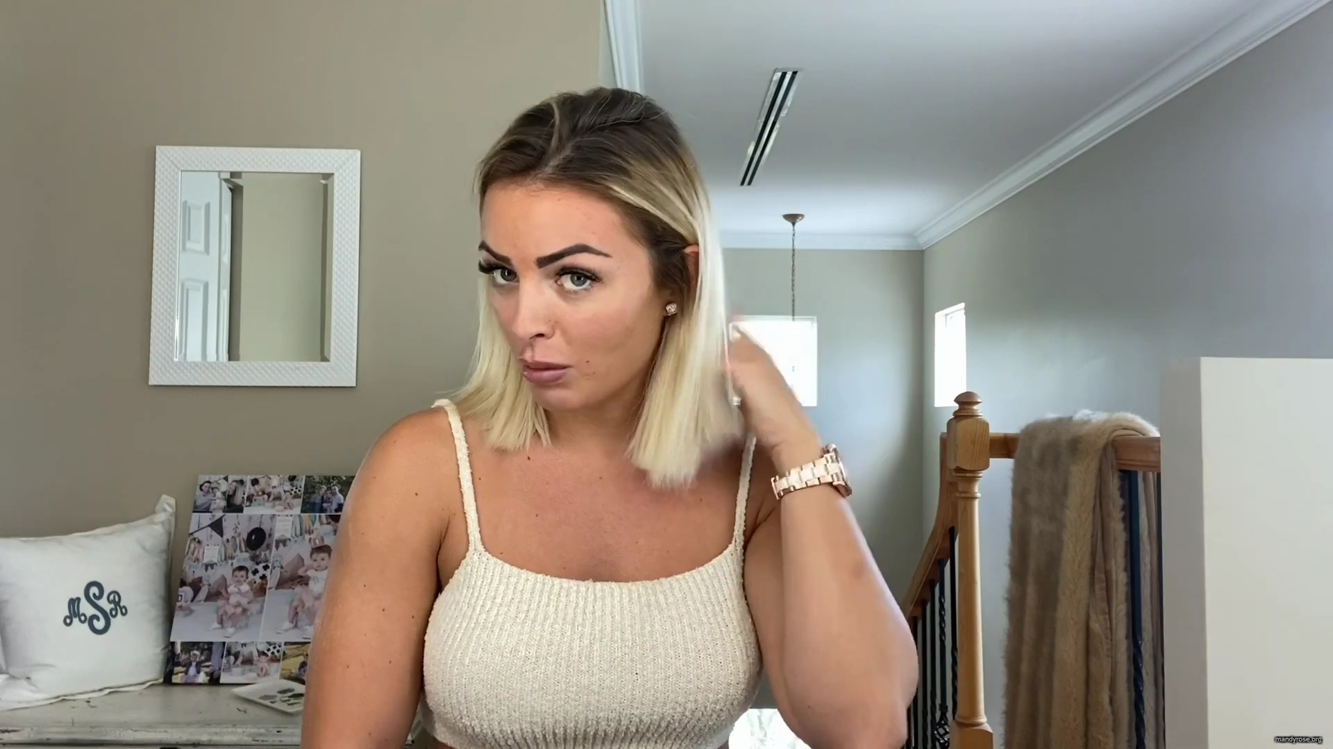 MY_NEW_LOOK21_How-to_do_your_makeup_in_less_than_10_mins21_mp40076.jpg