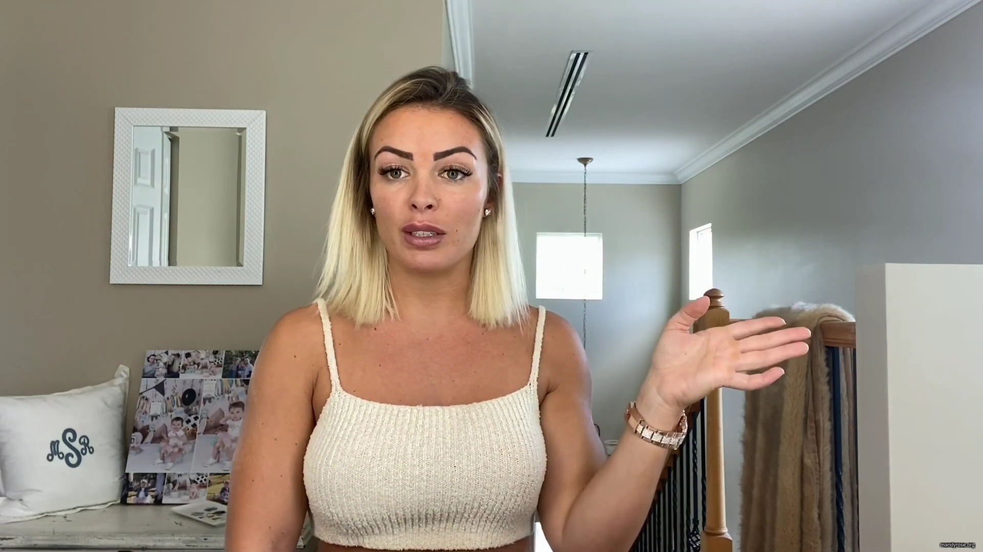 MY_NEW_LOOK21_How-to_do_your_makeup_in_less_than_10_mins21_mp40079.jpg