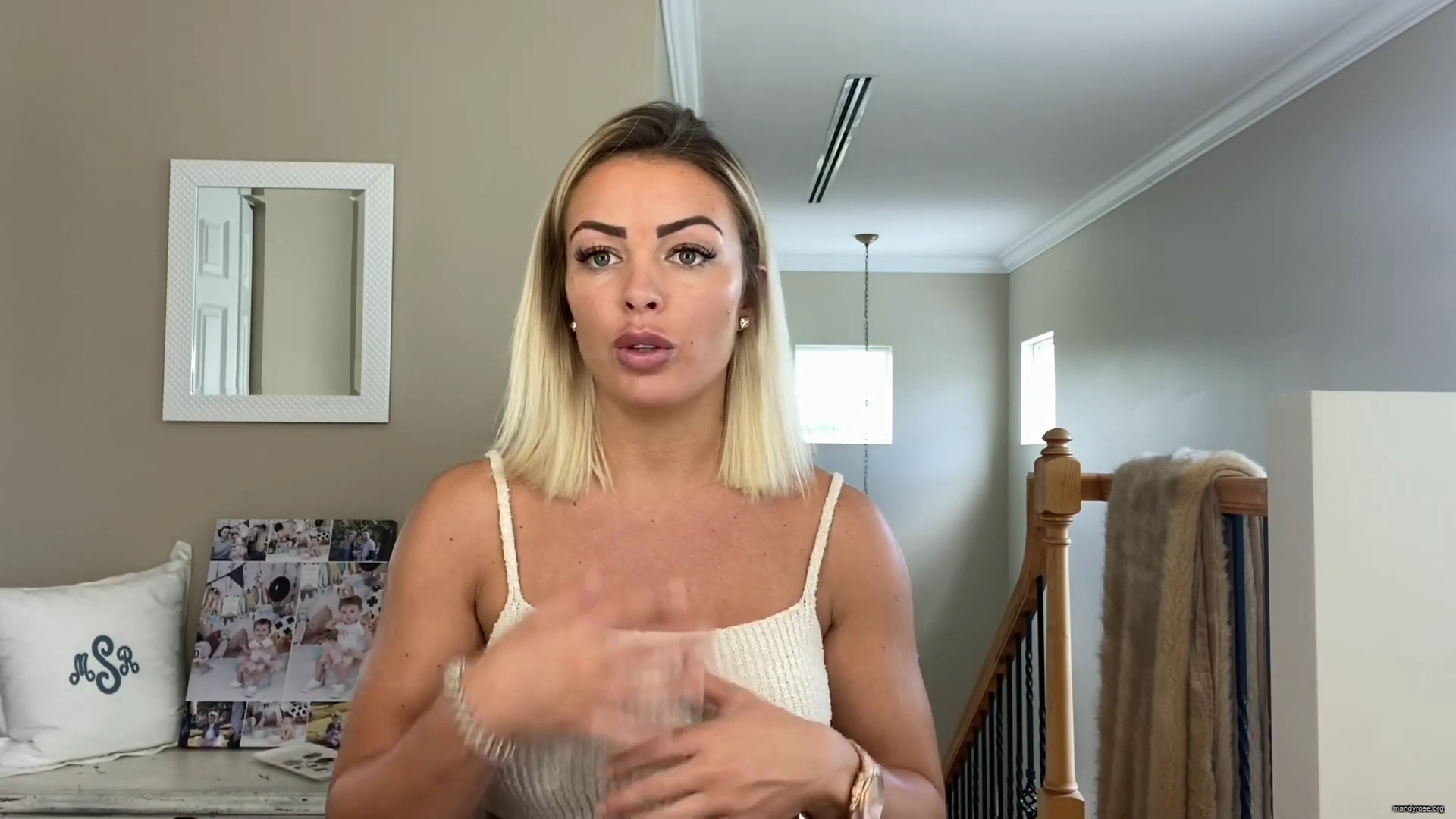 MY_NEW_LOOK21_How-to_do_your_makeup_in_less_than_10_mins21_mp40099.jpg