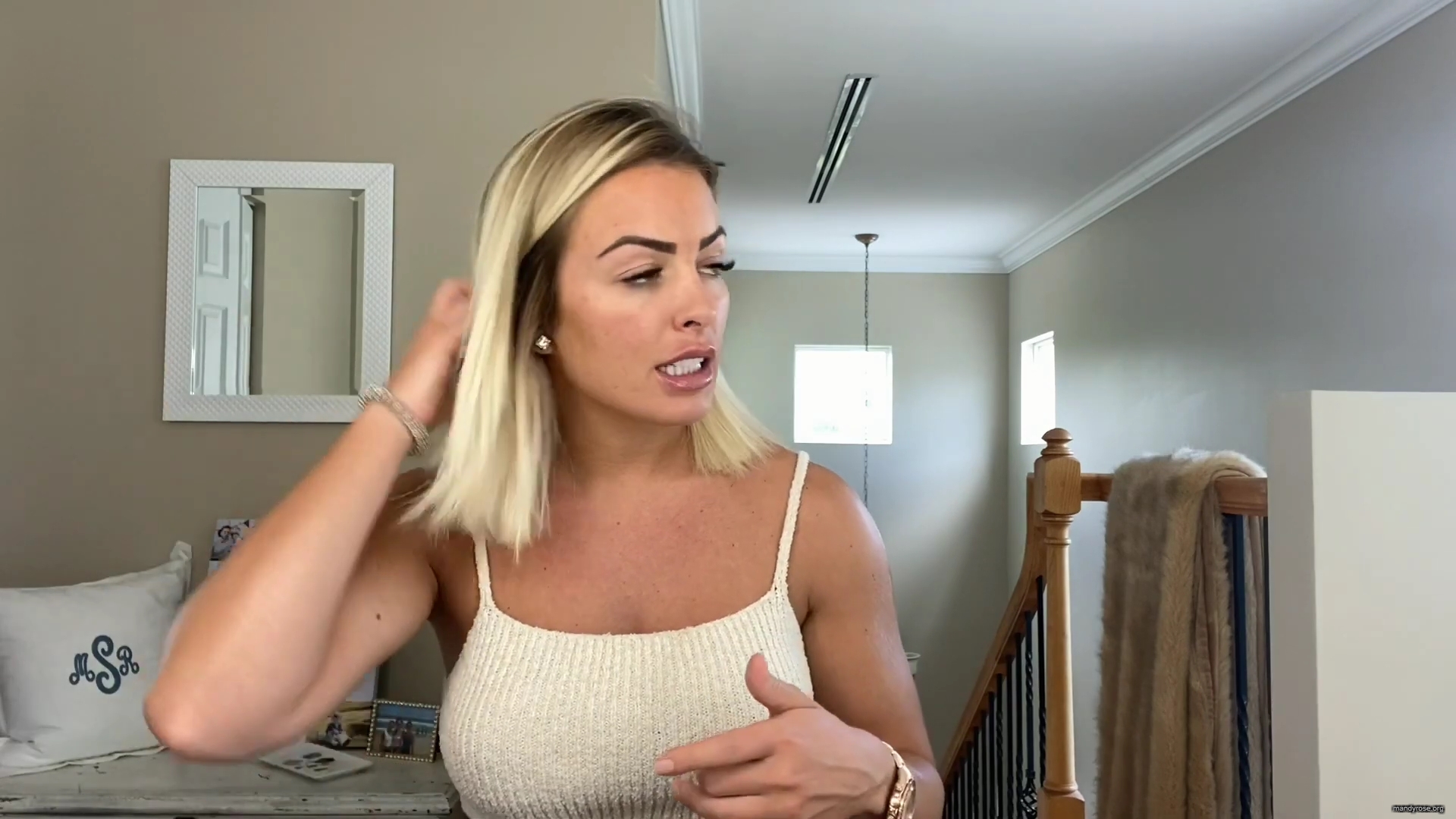 MY_NEW_LOOK21_How-to_do_your_makeup_in_less_than_10_mins21_mp40102.jpg