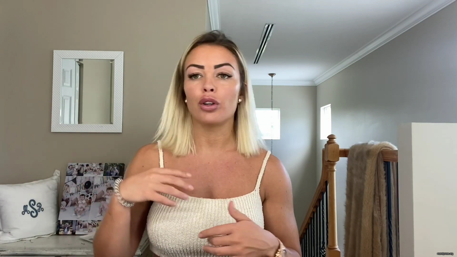 MY_NEW_LOOK21_How-to_do_your_makeup_in_less_than_10_mins21_mp40103.jpg