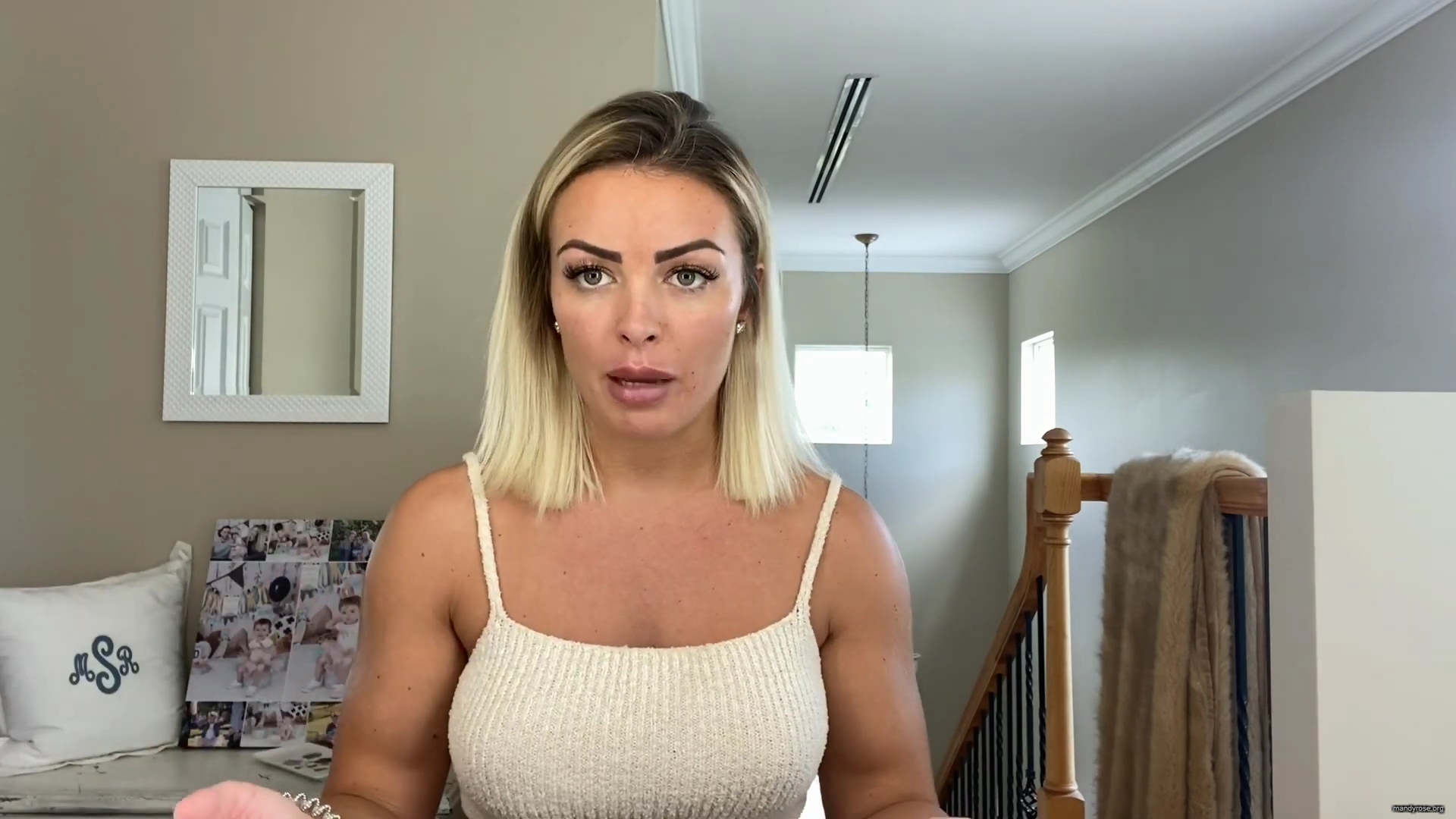 MY_NEW_LOOK21_How-to_do_your_makeup_in_less_than_10_mins21_mp40105.jpg