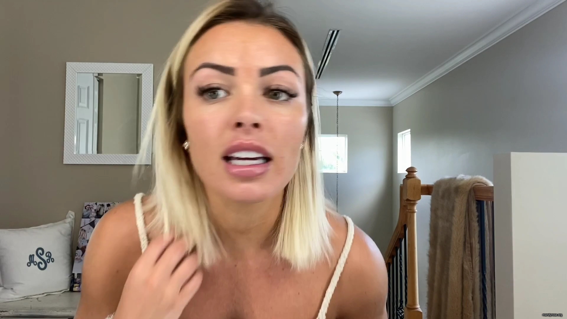 MY_NEW_LOOK21_How-to_do_your_makeup_in_less_than_10_mins21_mp40111.jpg