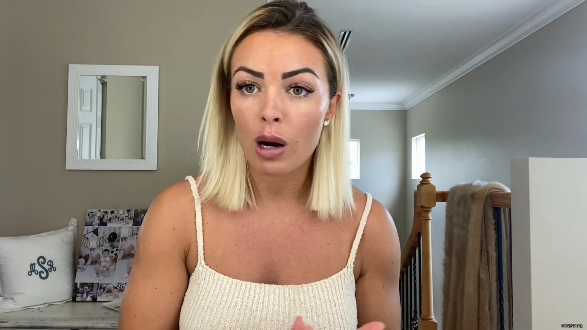MY_NEW_LOOK21_How-to_do_your_makeup_in_less_than_10_mins21_mp40114.jpg