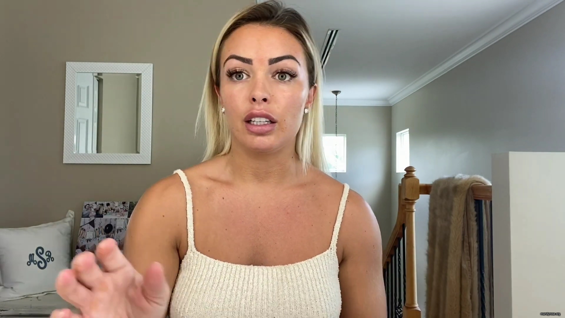 MY_NEW_LOOK21_How-to_do_your_makeup_in_less_than_10_mins21_mp40146.jpg