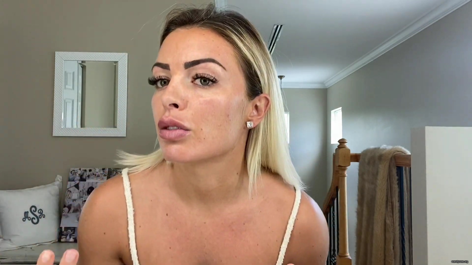 MY_NEW_LOOK21_How-to_do_your_makeup_in_less_than_10_mins21_mp40150.jpg