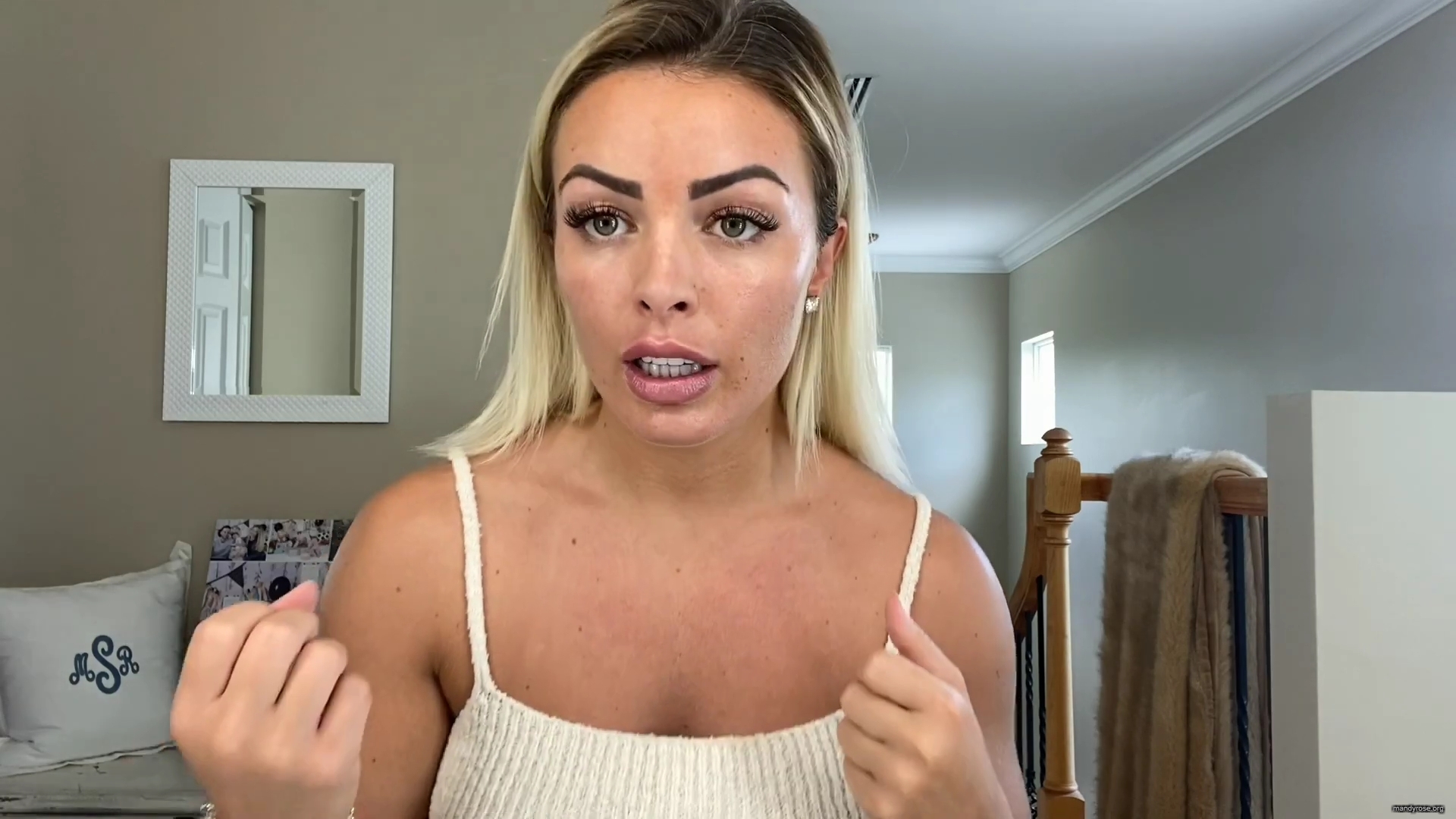 MY_NEW_LOOK21_How-to_do_your_makeup_in_less_than_10_mins21_mp40152.jpg