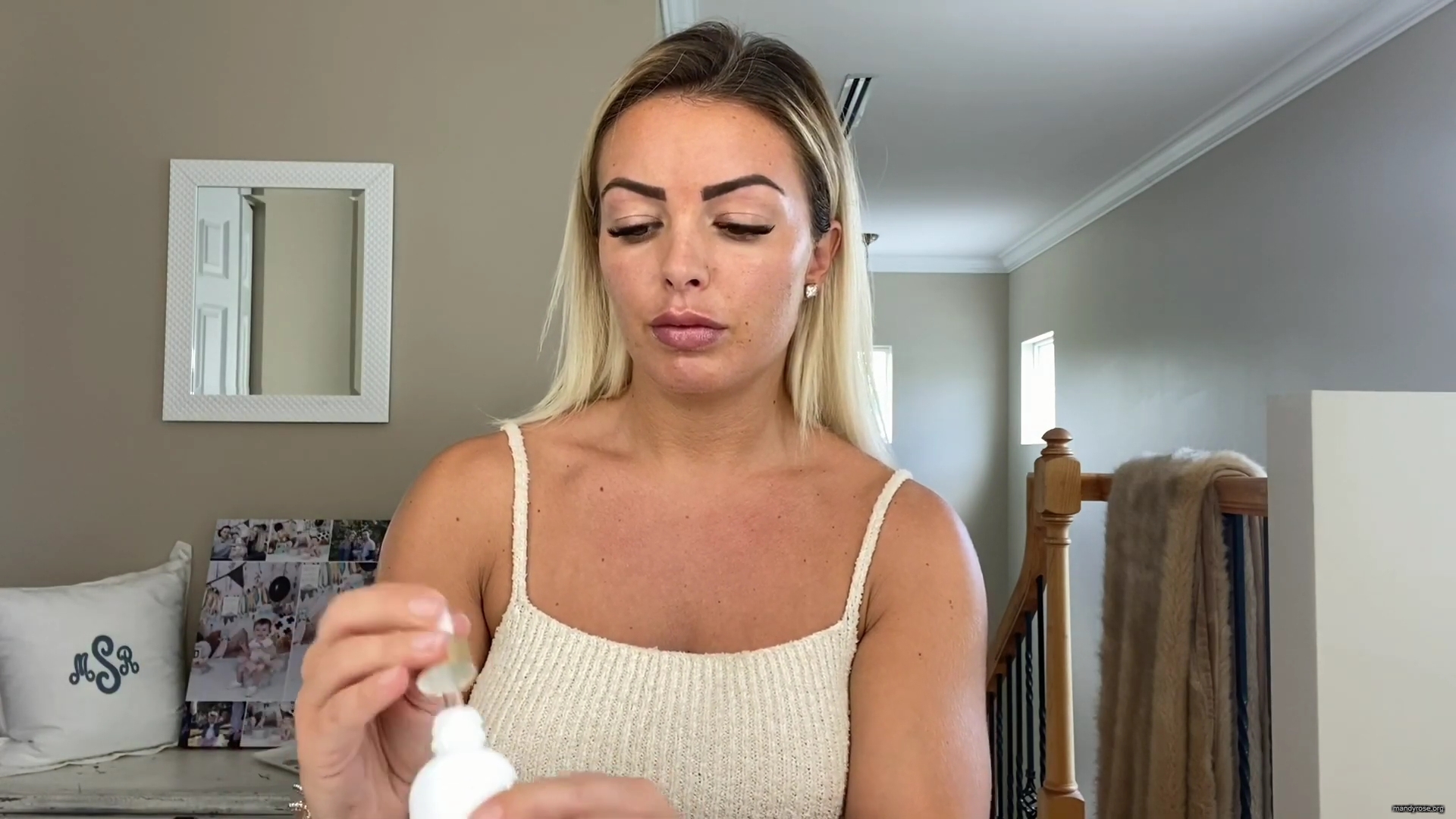 MY_NEW_LOOK21_How-to_do_your_makeup_in_less_than_10_mins21_mp40161.jpg