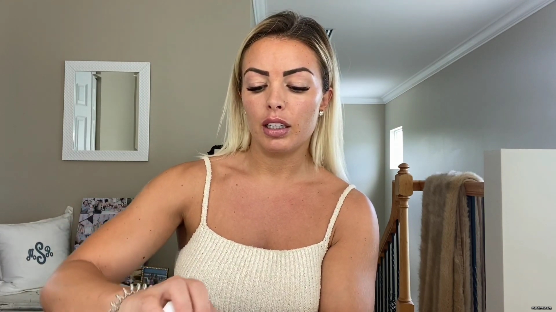 MY_NEW_LOOK21_How-to_do_your_makeup_in_less_than_10_mins21_mp40165.jpg