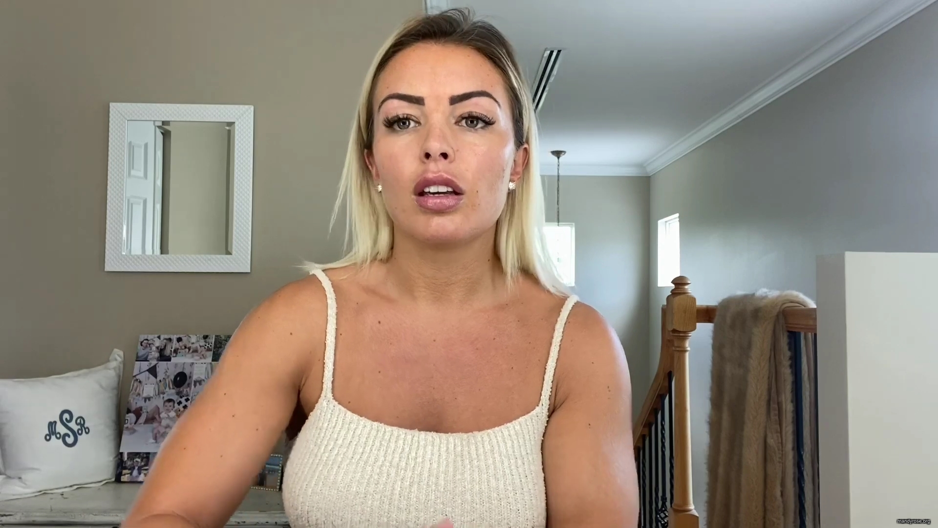 MY_NEW_LOOK21_How-to_do_your_makeup_in_less_than_10_mins21_mp40167.jpg