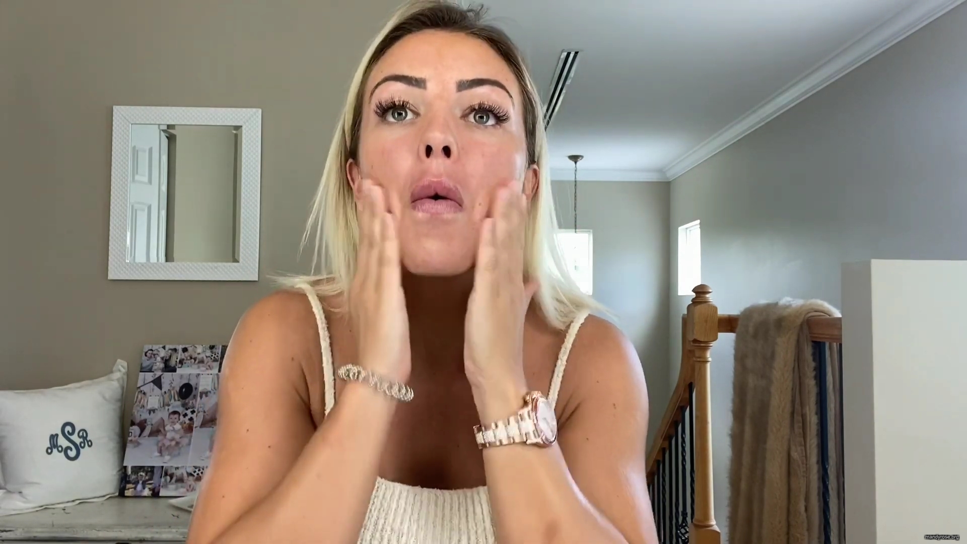 MY_NEW_LOOK21_How-to_do_your_makeup_in_less_than_10_mins21_mp40171.jpg