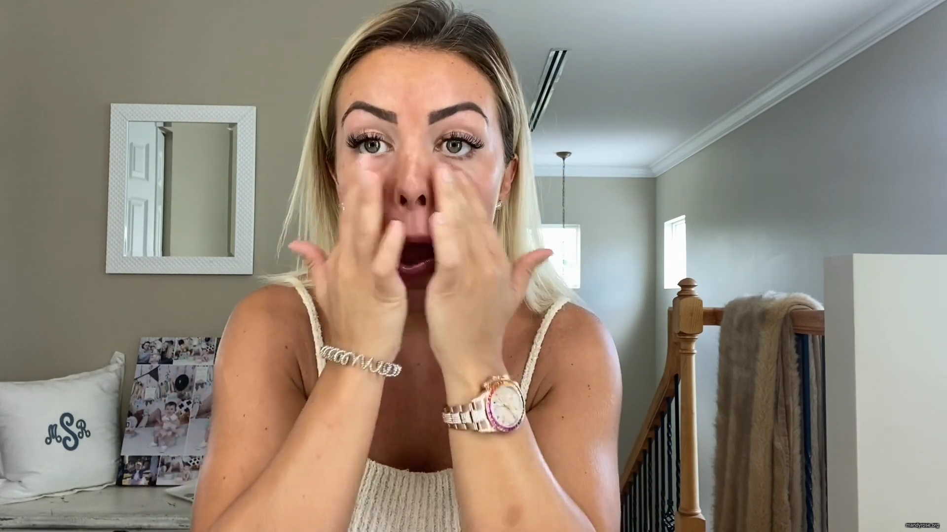 MY_NEW_LOOK21_How-to_do_your_makeup_in_less_than_10_mins21_mp40174.jpg