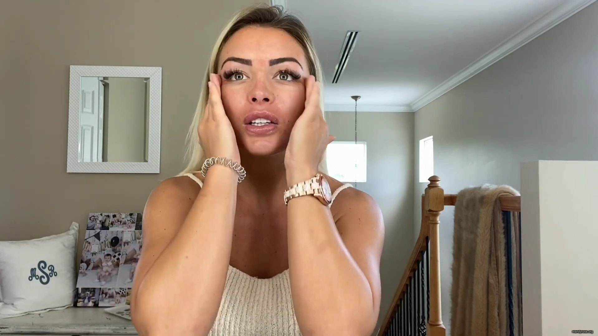 MY_NEW_LOOK21_How-to_do_your_makeup_in_less_than_10_mins21_mp40194.jpg