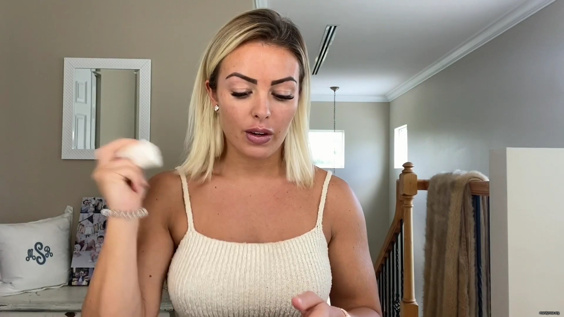 MY_NEW_LOOK21_How-to_do_your_makeup_in_less_than_10_mins21_mp40206.jpg