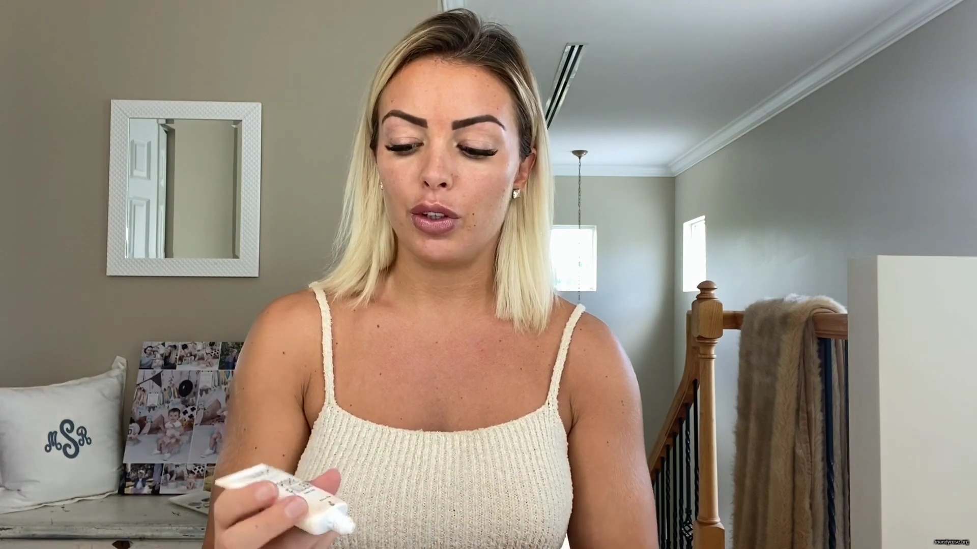 MY_NEW_LOOK21_How-to_do_your_makeup_in_less_than_10_mins21_mp40208.jpg