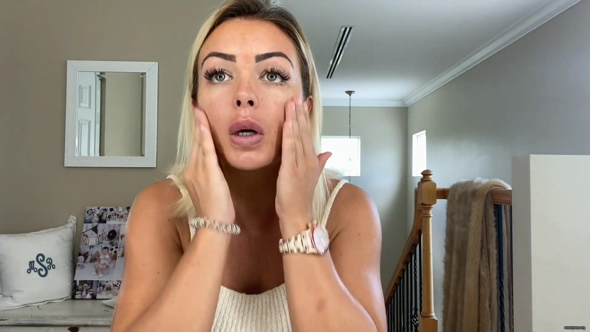 MY_NEW_LOOK21_How-to_do_your_makeup_in_less_than_10_mins21_mp40214.jpg