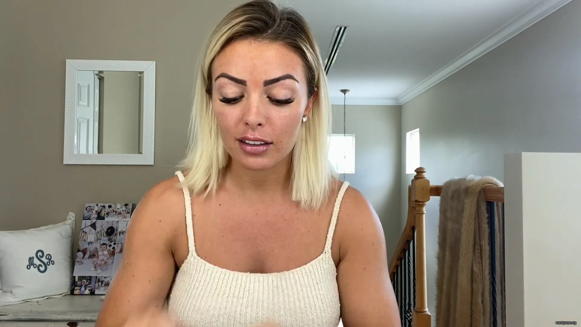 MY_NEW_LOOK21_How-to_do_your_makeup_in_less_than_10_mins21_mp40220.jpg