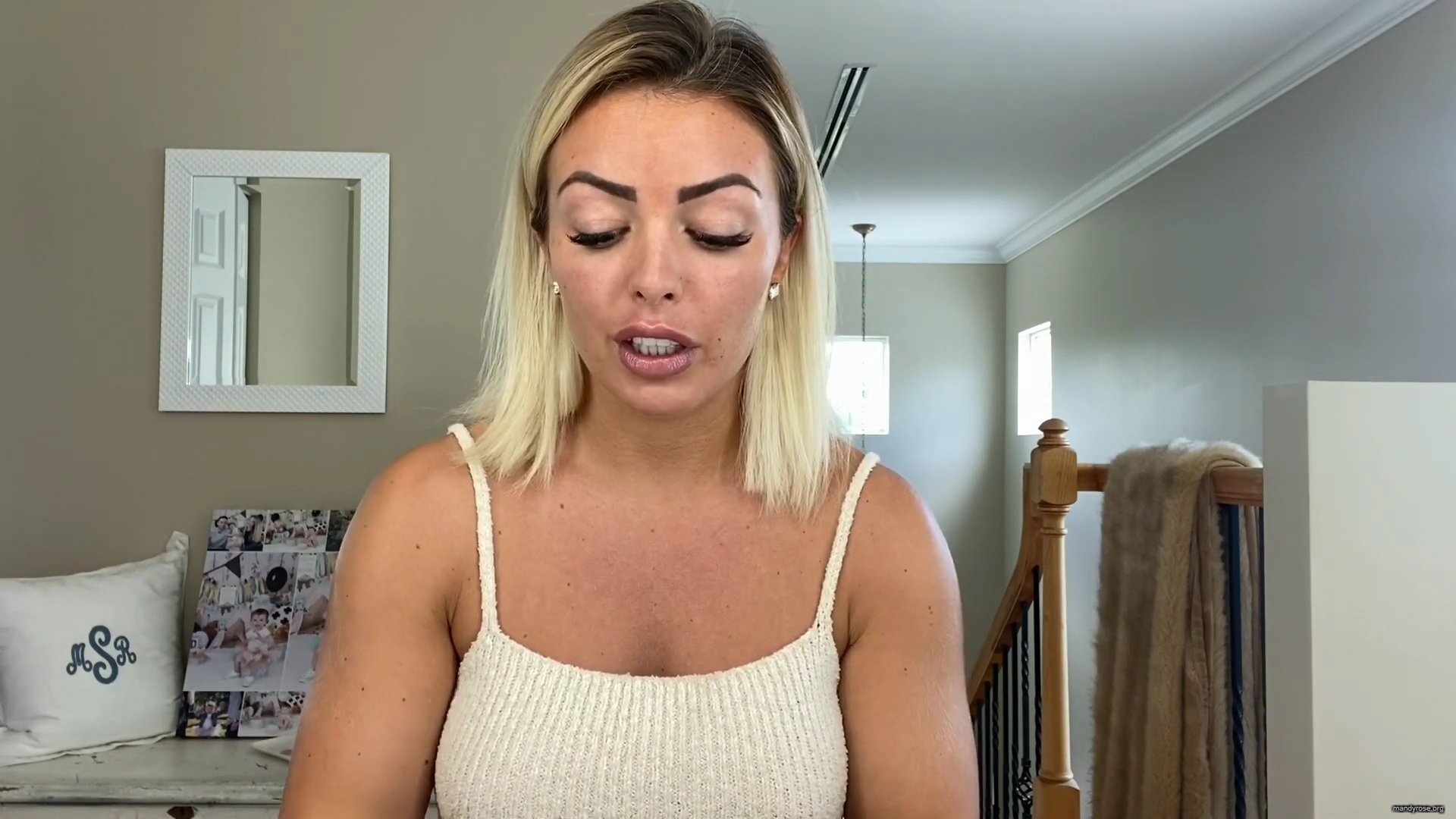 MY_NEW_LOOK21_How-to_do_your_makeup_in_less_than_10_mins21_mp40221.jpg