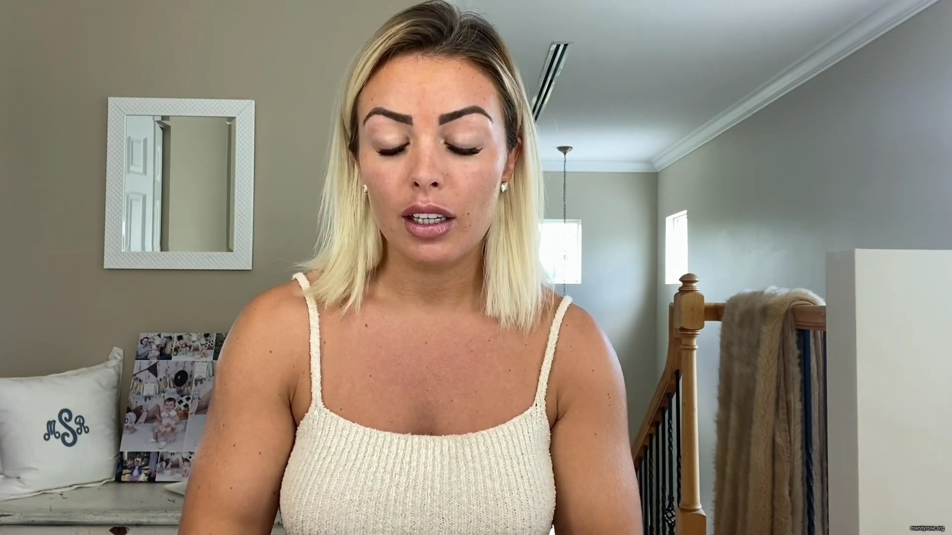 MY_NEW_LOOK21_How-to_do_your_makeup_in_less_than_10_mins21_mp40222.jpg