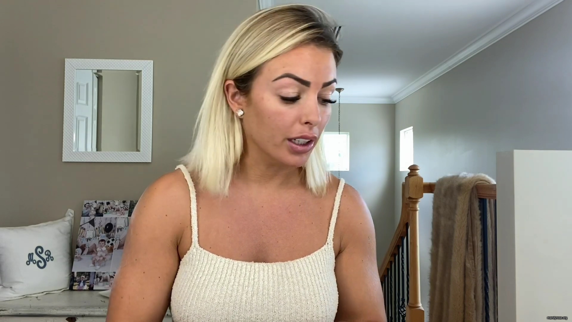 MY_NEW_LOOK21_How-to_do_your_makeup_in_less_than_10_mins21_mp40223.jpg