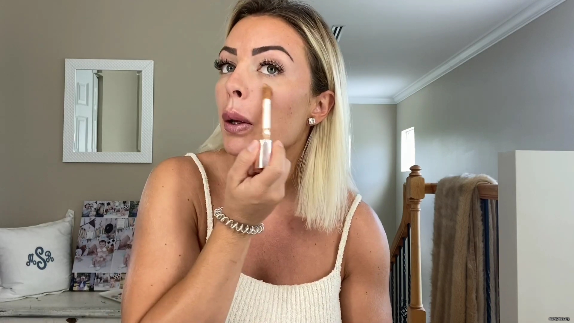 MY_NEW_LOOK21_How-to_do_your_makeup_in_less_than_10_mins21_mp40233.jpg
