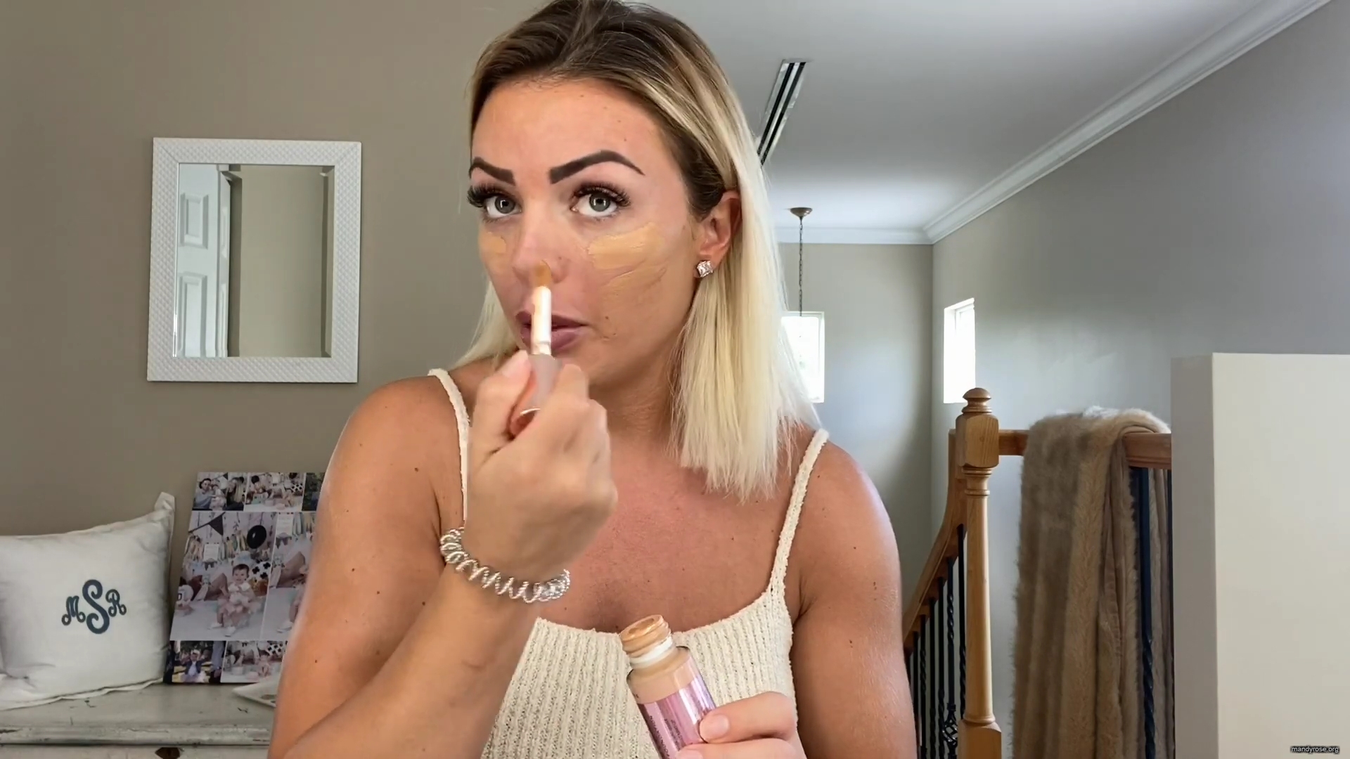 MY_NEW_LOOK21_How-to_do_your_makeup_in_less_than_10_mins21_mp40239.jpg