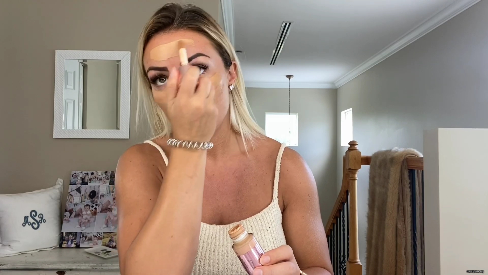 MY_NEW_LOOK21_How-to_do_your_makeup_in_less_than_10_mins21_mp40243.jpg