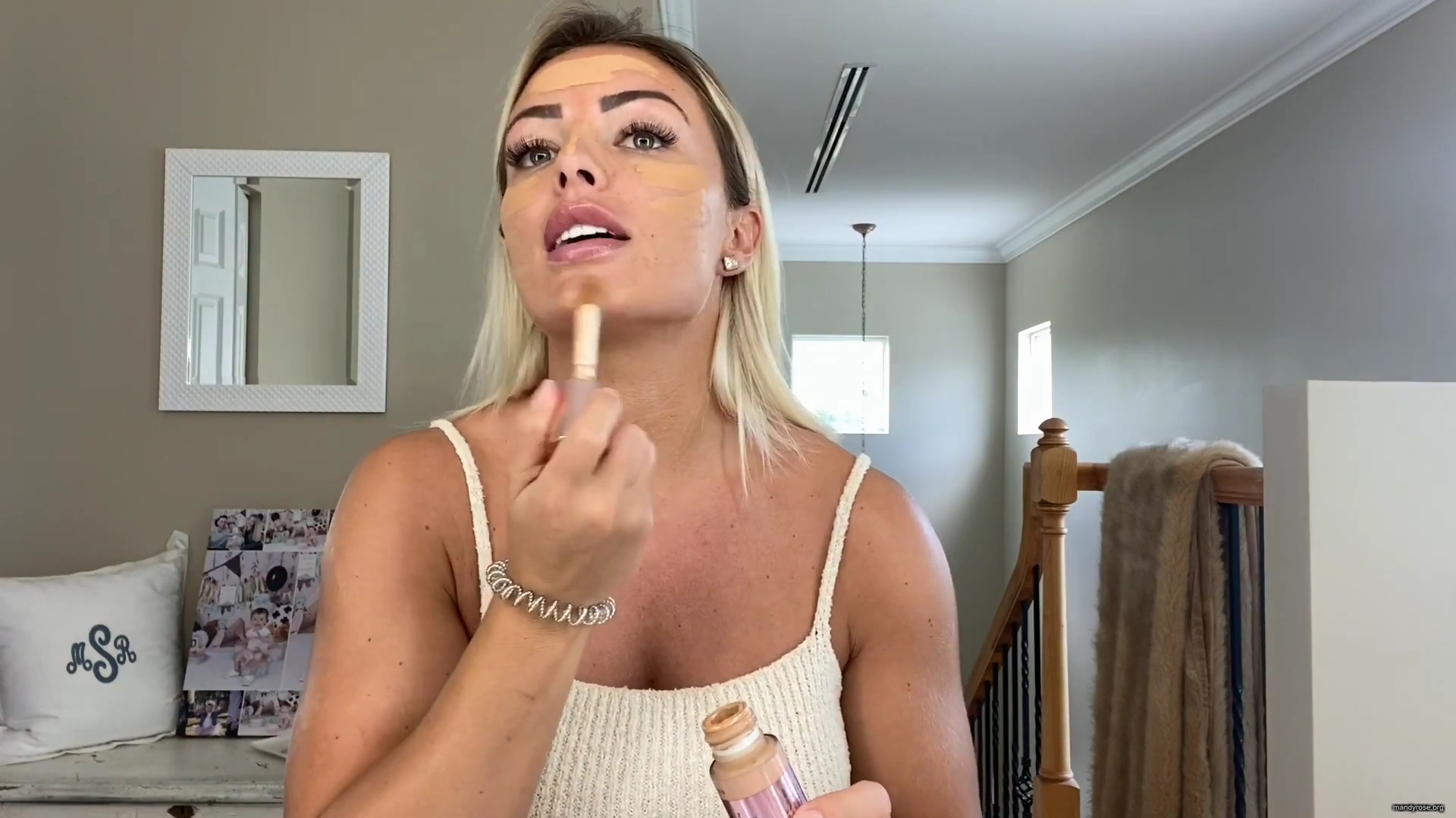 MY_NEW_LOOK21_How-to_do_your_makeup_in_less_than_10_mins21_mp40244.jpg