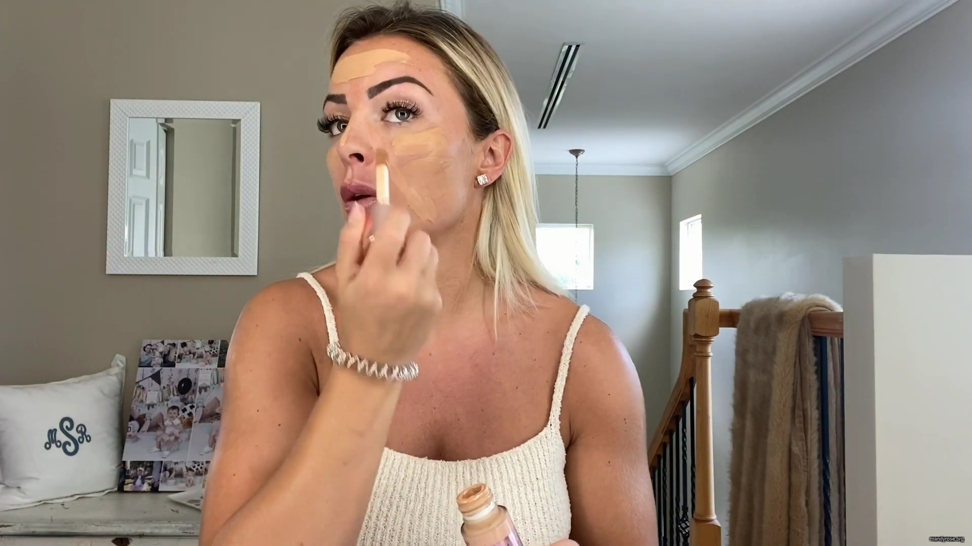 MY_NEW_LOOK21_How-to_do_your_makeup_in_less_than_10_mins21_mp40245.jpg
