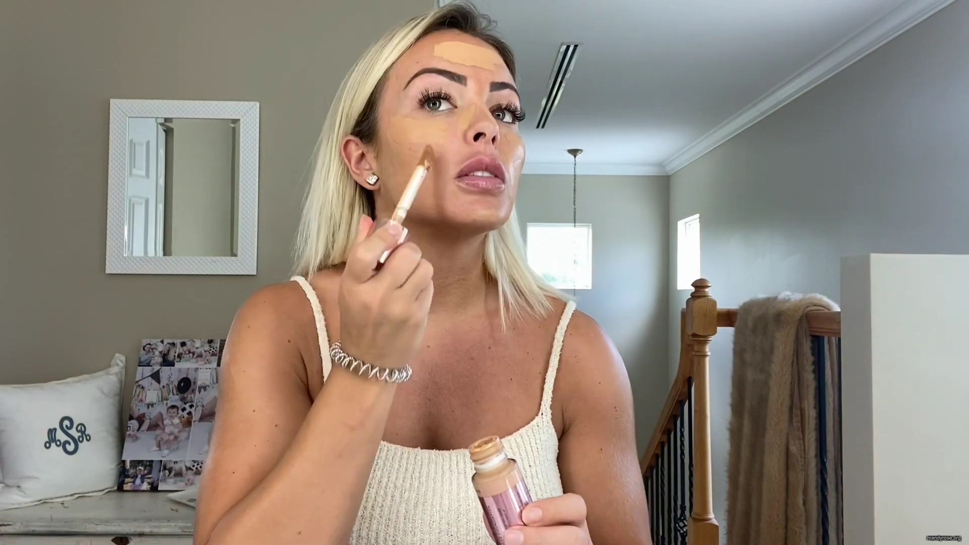 MY_NEW_LOOK21_How-to_do_your_makeup_in_less_than_10_mins21_mp40247.jpg