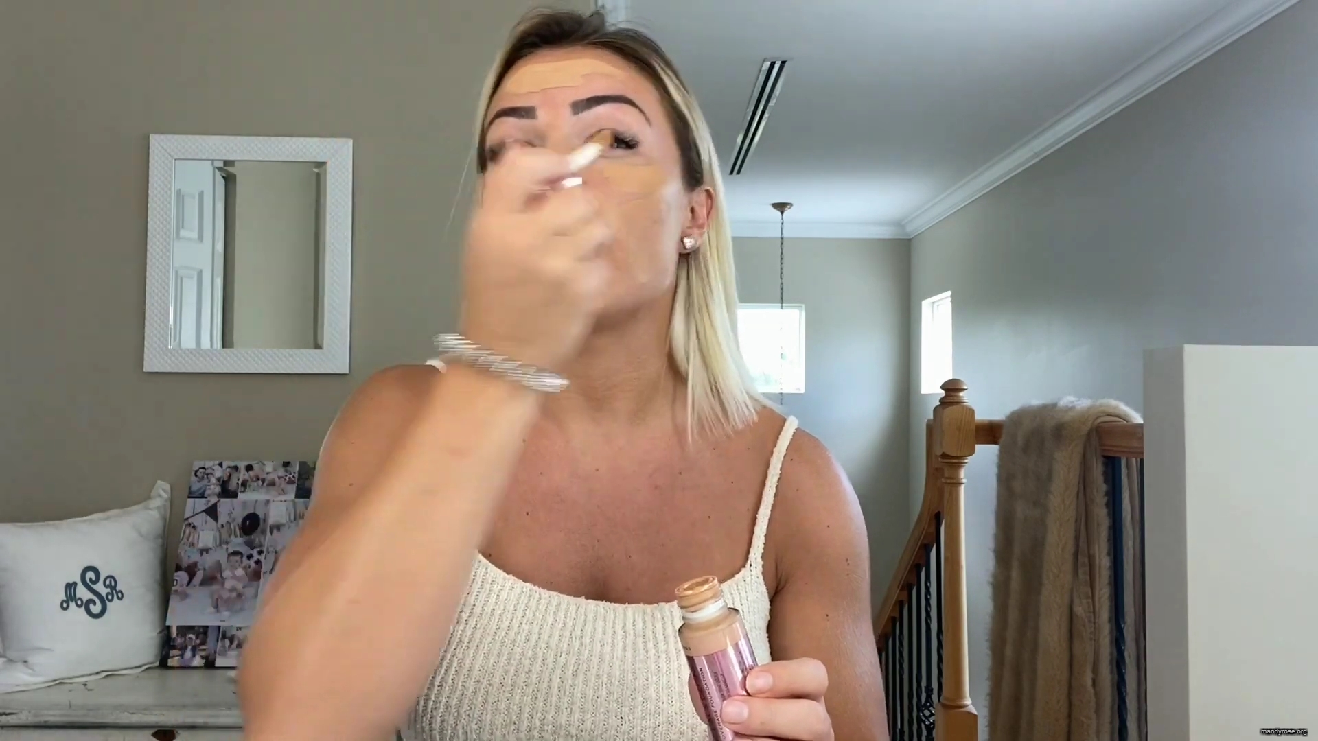 MY_NEW_LOOK21_How-to_do_your_makeup_in_less_than_10_mins21_mp40249.jpg