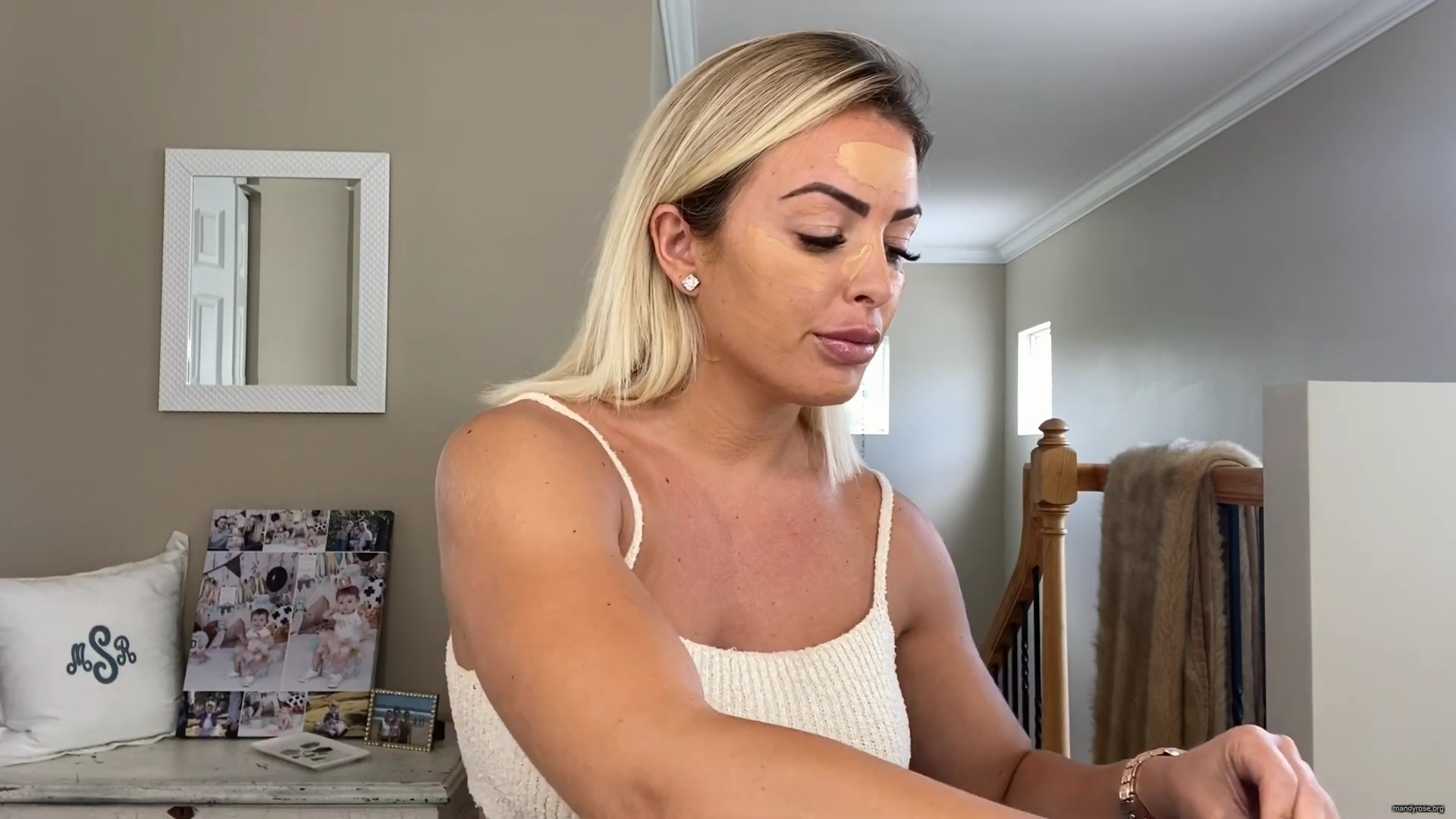 MY_NEW_LOOK21_How-to_do_your_makeup_in_less_than_10_mins21_mp40259.jpg