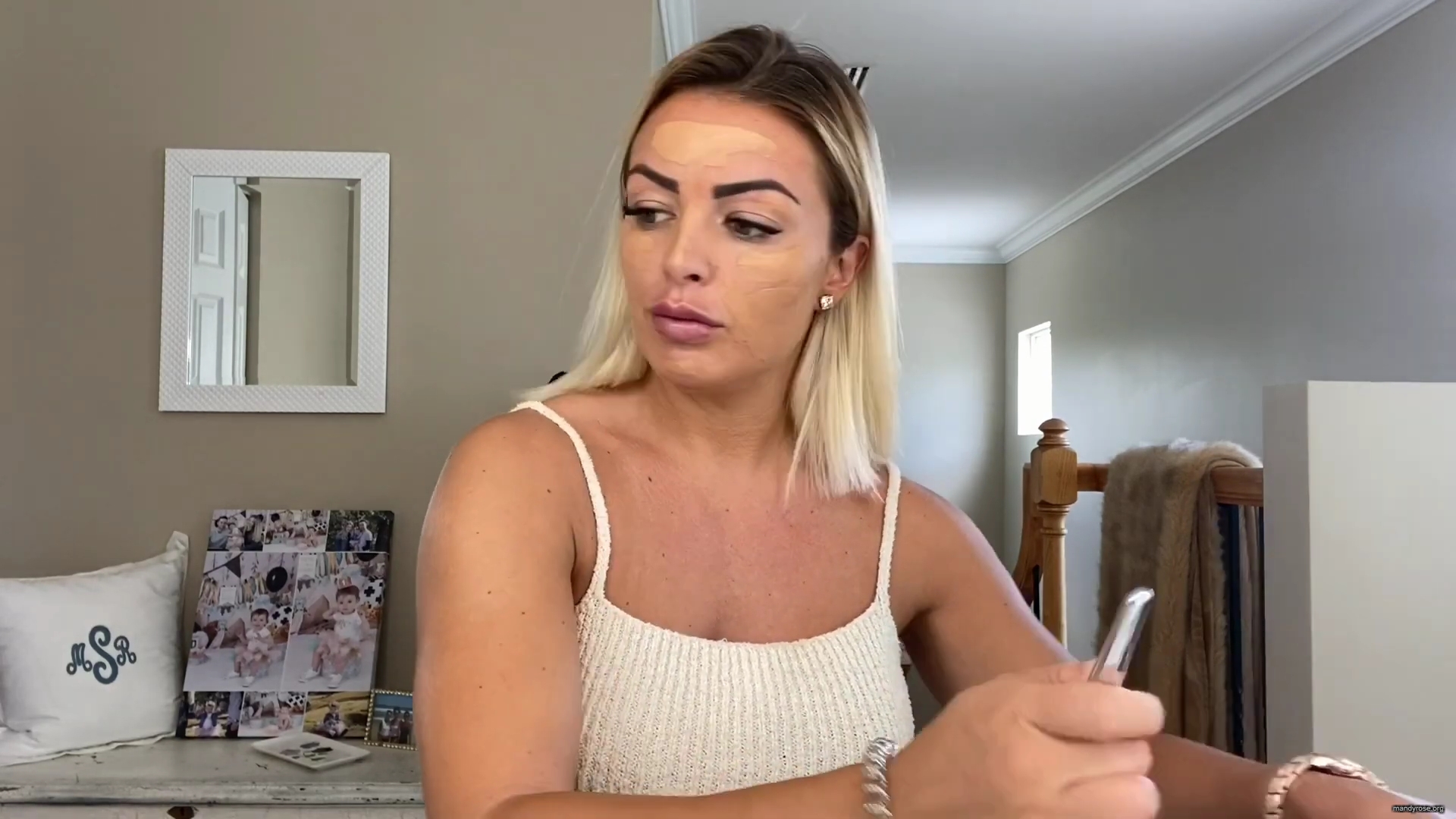 MY_NEW_LOOK21_How-to_do_your_makeup_in_less_than_10_mins21_mp40260.jpg