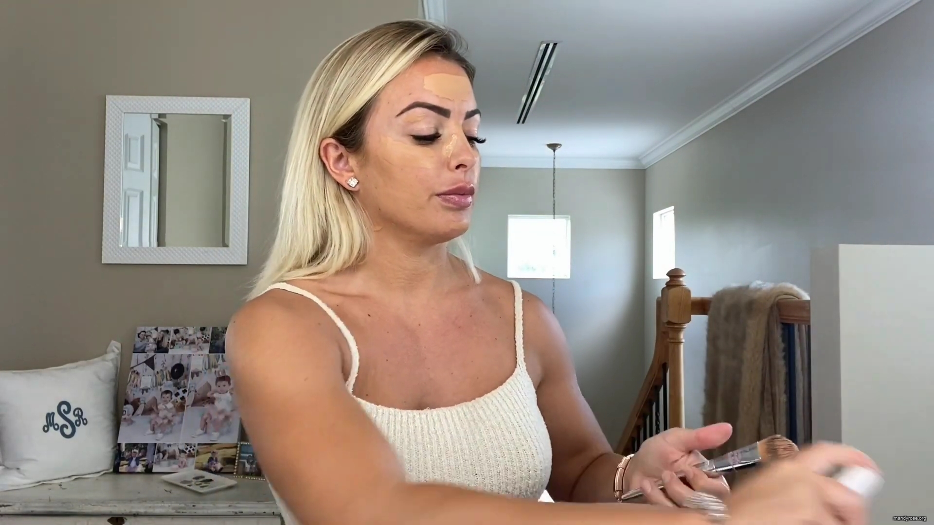 MY_NEW_LOOK21_How-to_do_your_makeup_in_less_than_10_mins21_mp40267.jpg