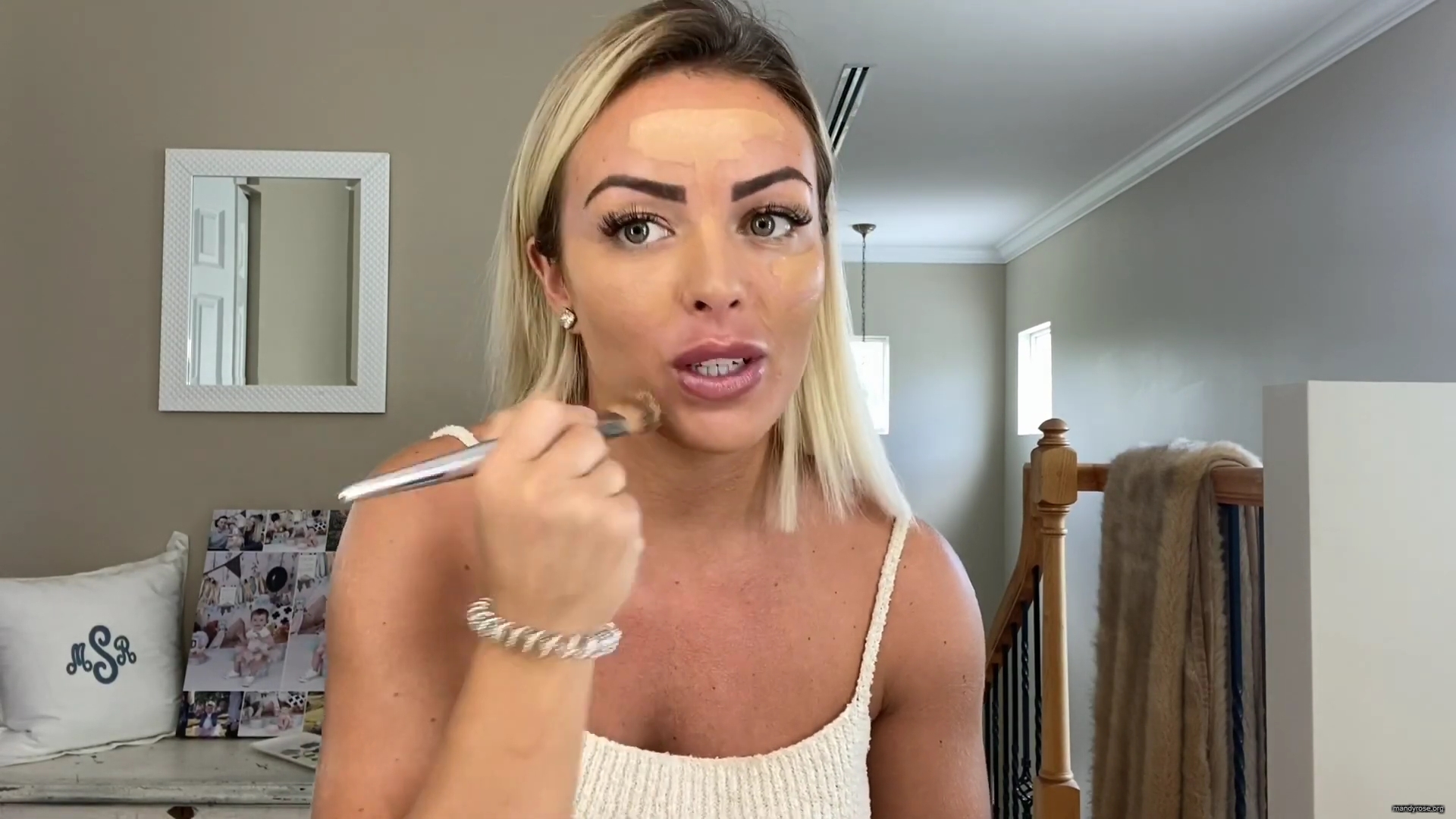 MY_NEW_LOOK21_How-to_do_your_makeup_in_less_than_10_mins21_mp40277.jpg