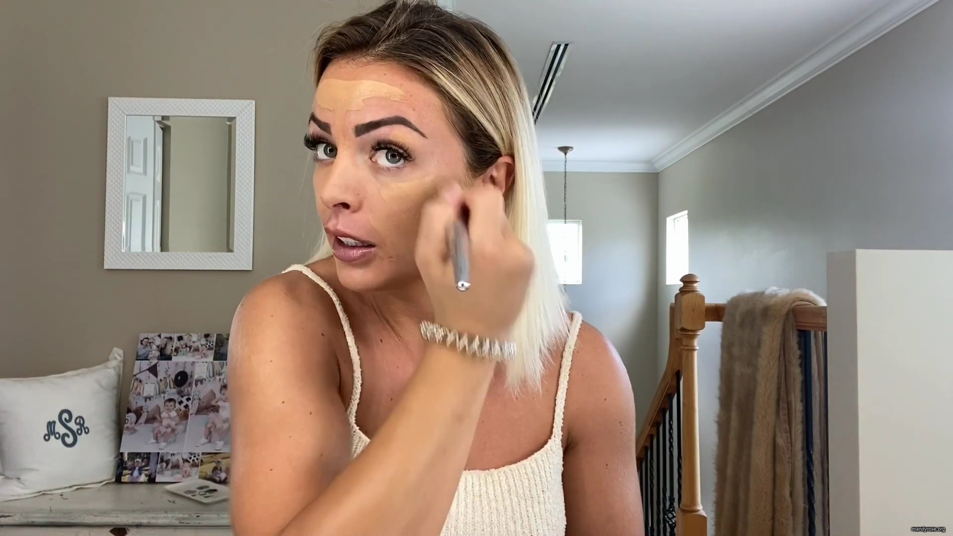 MY_NEW_LOOK21_How-to_do_your_makeup_in_less_than_10_mins21_mp40281.jpg