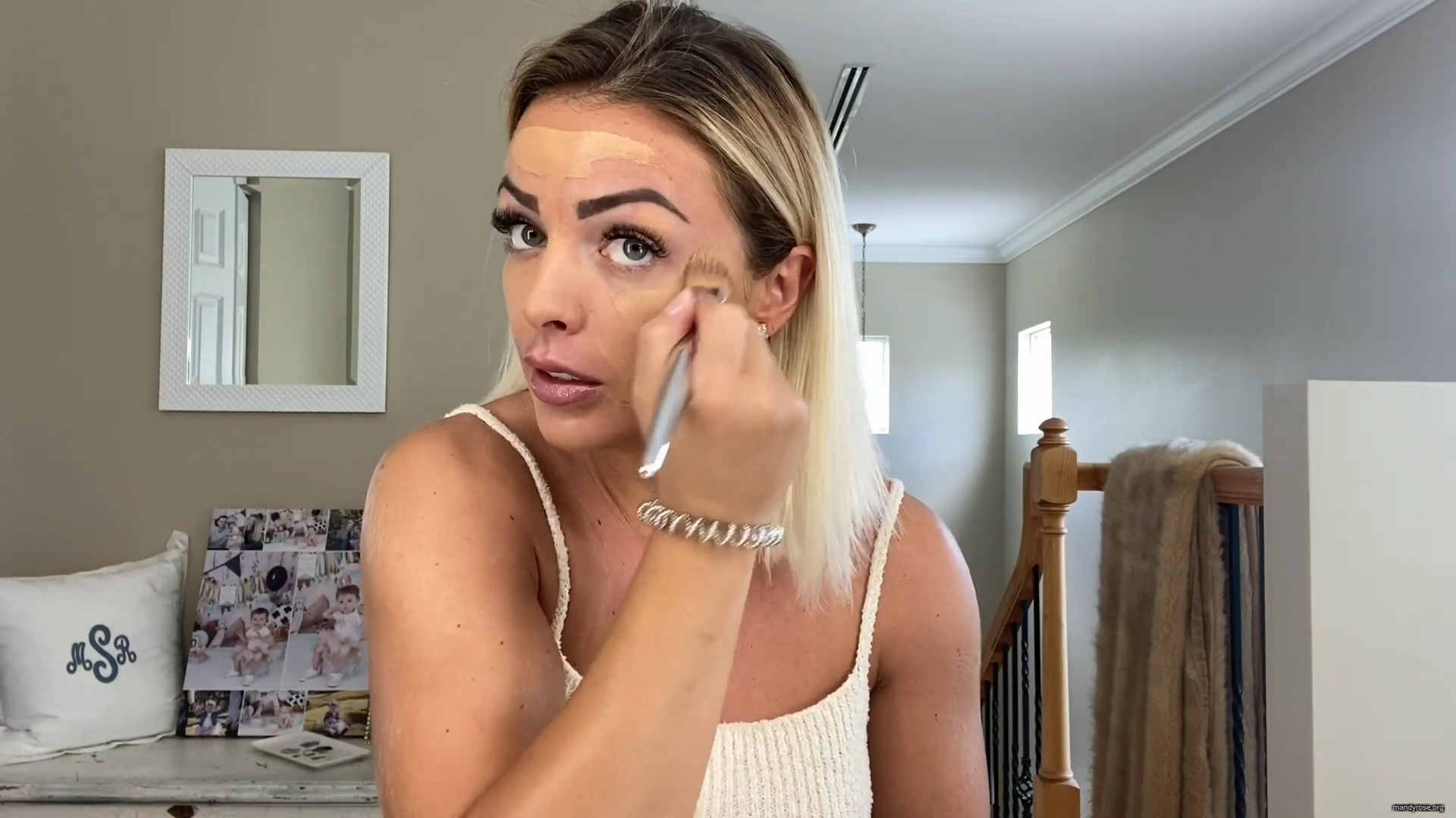 MY_NEW_LOOK21_How-to_do_your_makeup_in_less_than_10_mins21_mp40282.jpg