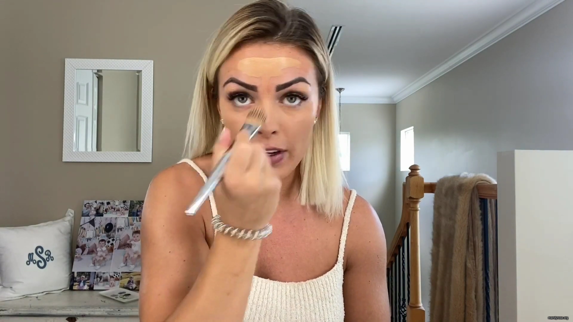 MY_NEW_LOOK21_How-to_do_your_makeup_in_less_than_10_mins21_mp40287.jpg