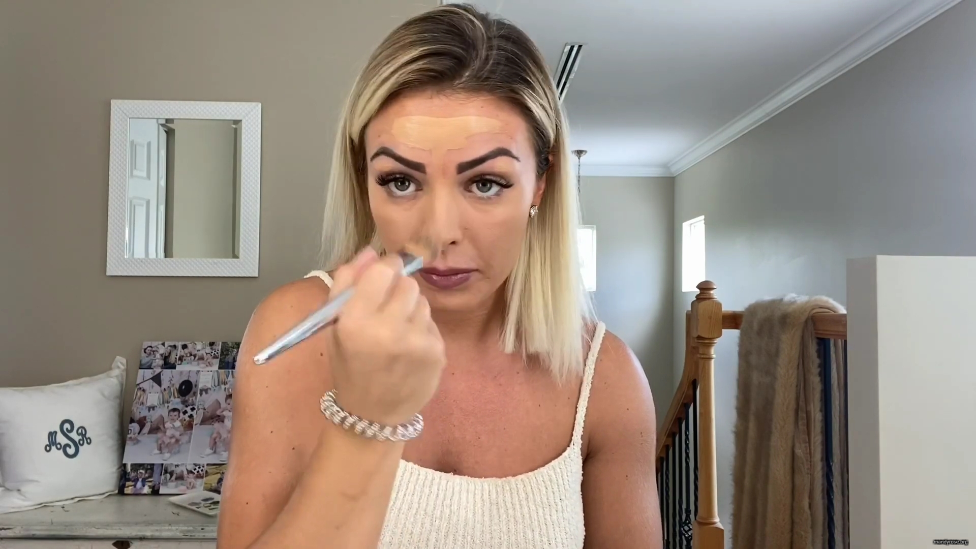 MY_NEW_LOOK21_How-to_do_your_makeup_in_less_than_10_mins21_mp40289.jpg