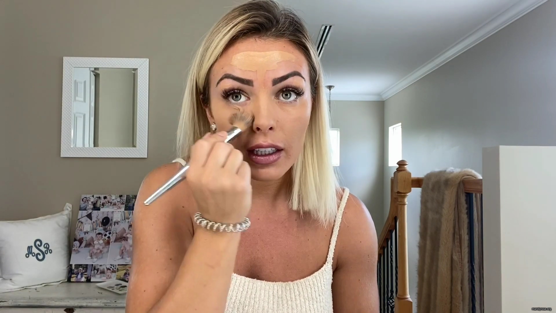 MY_NEW_LOOK21_How-to_do_your_makeup_in_less_than_10_mins21_mp40290.jpg