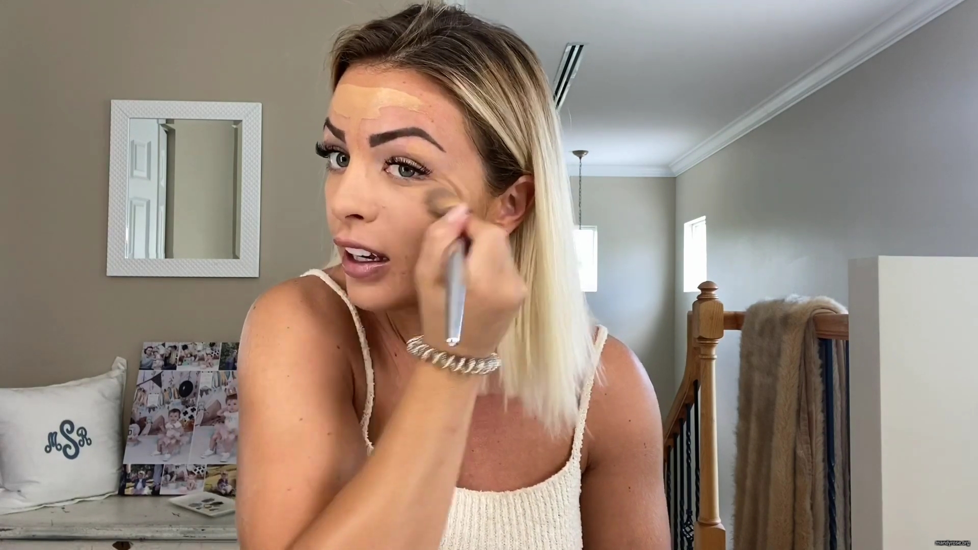 MY_NEW_LOOK21_How-to_do_your_makeup_in_less_than_10_mins21_mp40294.jpg