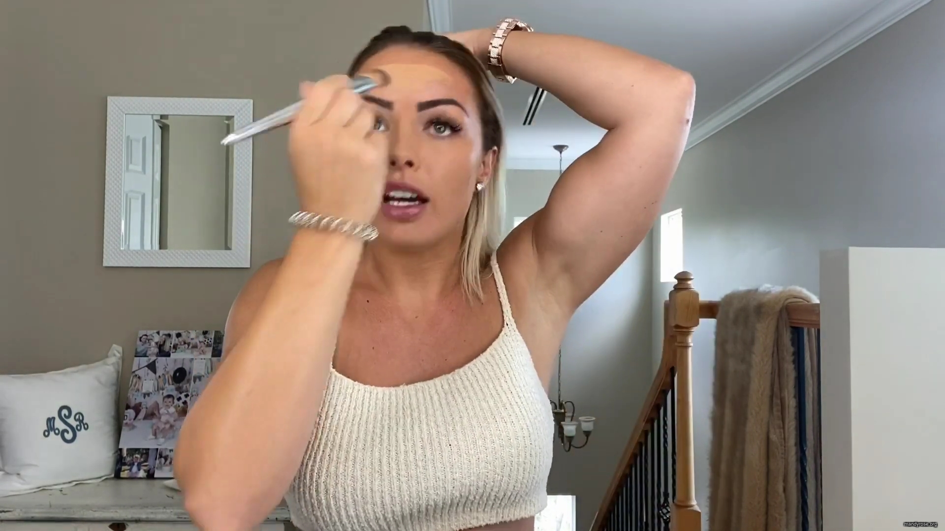 MY_NEW_LOOK21_How-to_do_your_makeup_in_less_than_10_mins21_mp40298.jpg