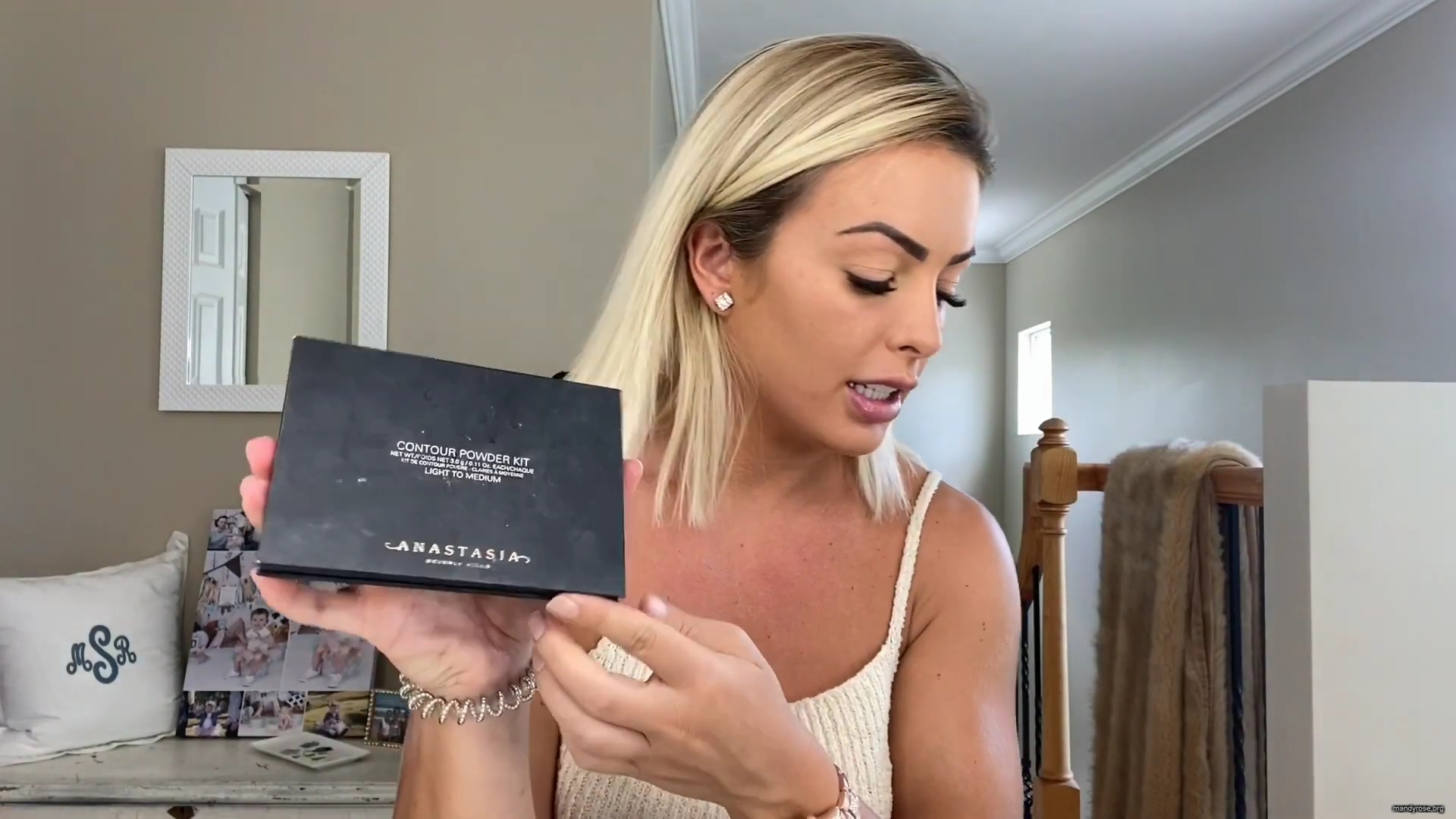 MY_NEW_LOOK21_How-to_do_your_makeup_in_less_than_10_mins21_mp40331.jpg