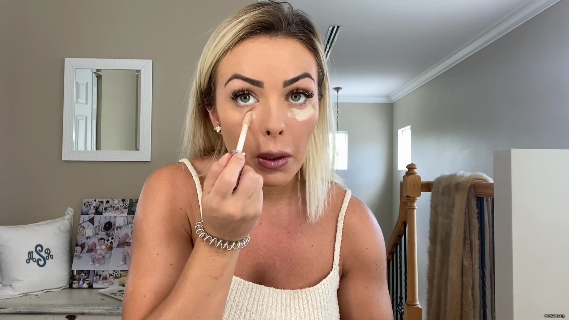 MY_NEW_LOOK21_How-to_do_your_makeup_in_less_than_10_mins21_mp40346.jpg